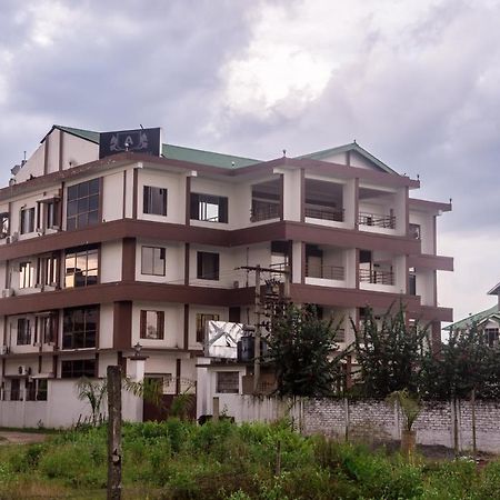 Hotel Aatreyee Дібругарх Екстер'єр фото
